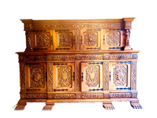 Buffet en deux corps de style