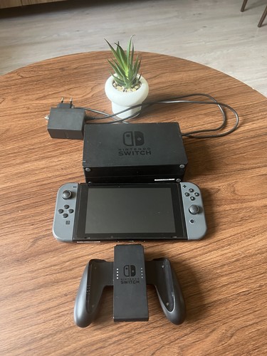 Nintendo switch console - switch, 32