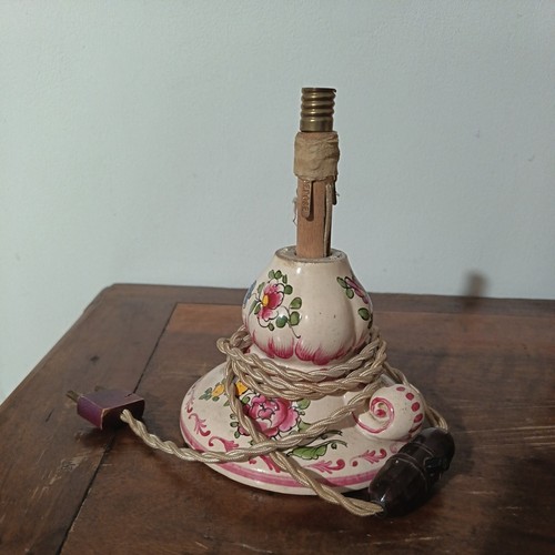 Ancien pied lampe en - de,