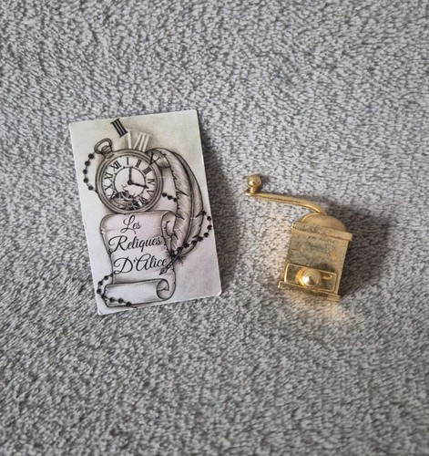 Petit sujet miniature - , en