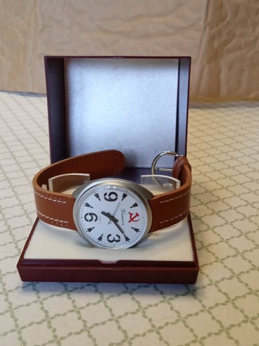 Montre faucille marteau - montre,