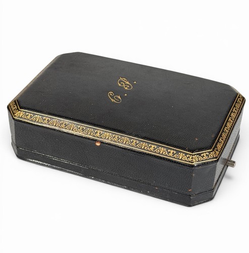 Ecrin ancien cuir liseré - et,