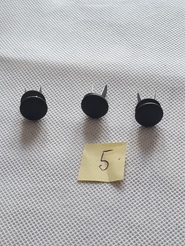 Rivets couleur avec - wh,