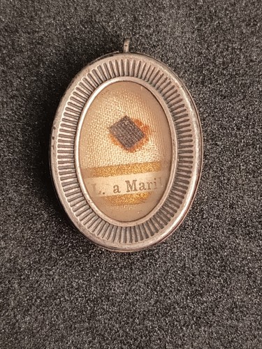 Relique saint bienheureuse - relique,
