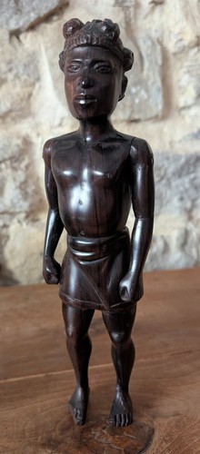 Deux statuettes africaines - , en