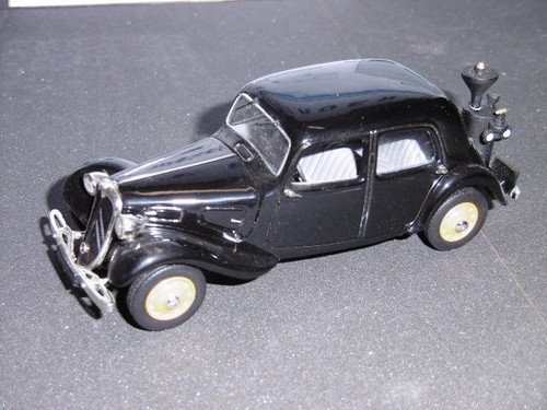 Citroën traction gazogène - 11,
