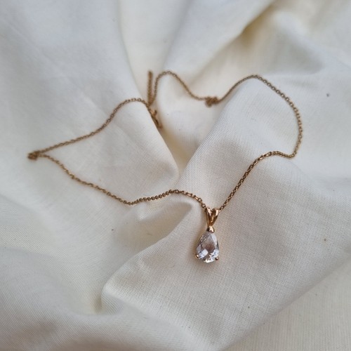 Pendentif pierre taillée - pierre,