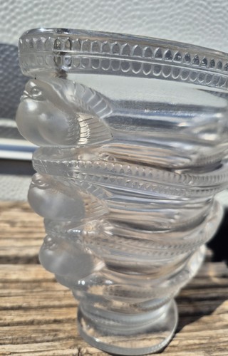 Lalique vase modèle saint - lalique,