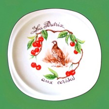 assiette la perdrix aux cerises en porcelaine création louis lourioux