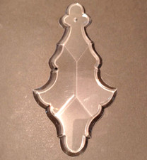 PLAQUE PENDANTE EN CRISTAL