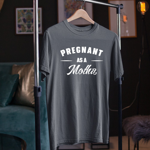 Enceinte comme motha - comme, un