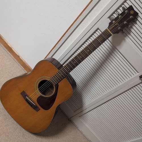 Guitare acoustique vintage
