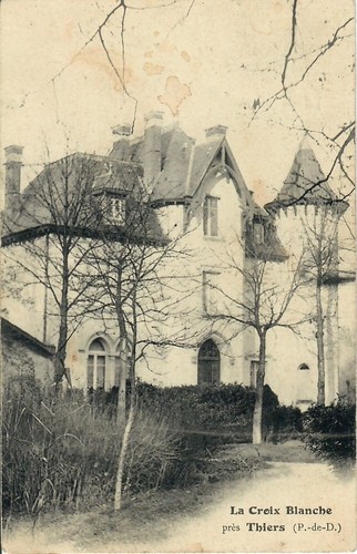 Cpa croix blanche près - croix,