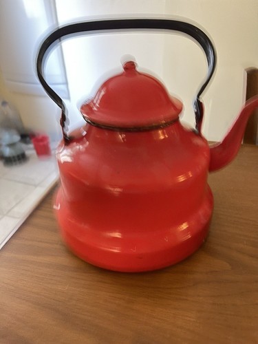 Bouilloire ancienne rouge - bouilloire,
