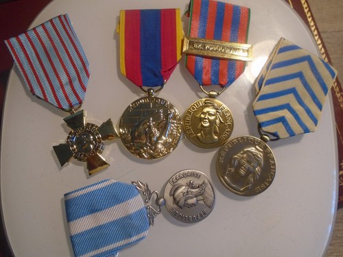 Lot médailles militaires - de,