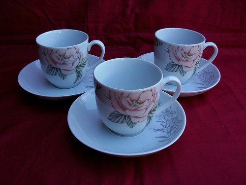 Tasses sur soucoupes - 3,