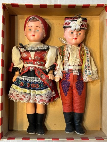 Couple poupées - de,