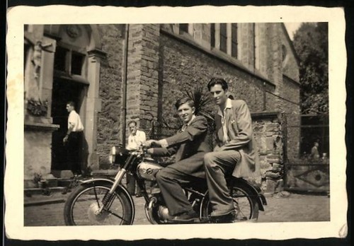 Photographie moto gars assis - photographie, moto,