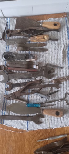 Différents outils - différents,