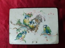 Boite à biscuit ancienne en