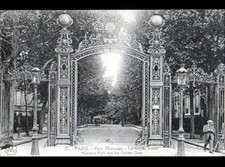 PARIS VIII° Parc MONCEAU / PORTAL-GRILLE in wrought iron animated in 1924