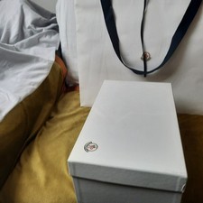 Boite vide MONCLER 21.50x36x13.5 avec Sac Shopping  48x42x16