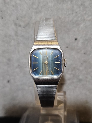Montre vintage femme verte