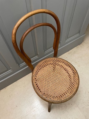 Chaise thonet cannée pour - thonet,