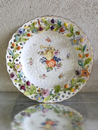 Tres rare assiette ajourée - tres,