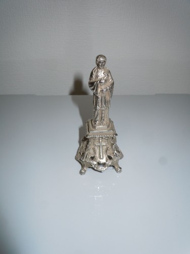 Ancienne statue religieuse