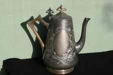 ancienne théière en étain WMF art nouveau jugenstil. **