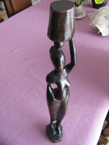Statuette femme porteuse eau - femme,