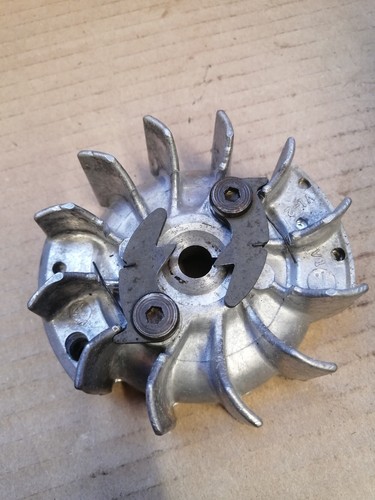Volant moteur - , (origine)