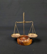 Ancienne balance de précision