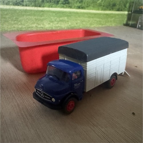 Mercedes camion transporteur