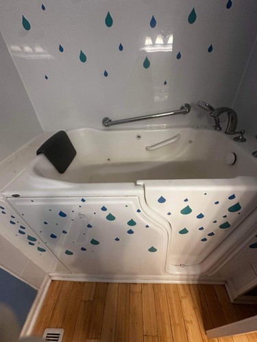 Walk jacuzzi tub - walk,