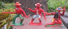 SOLDATS  CRESCENT TOYS  FAR