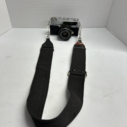 Petri film camera with - 7,