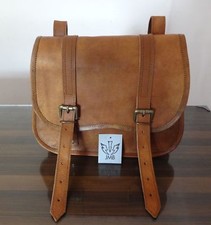 1 pochette latérale en cuir