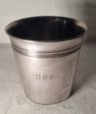 Timbale, gobelet en métal