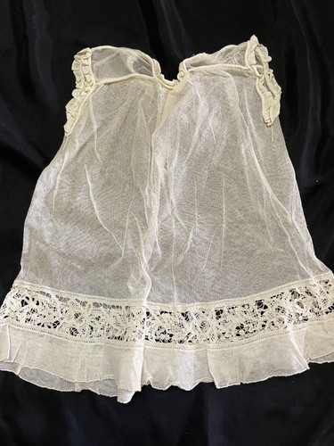 Robe ancienne dentelle enfant