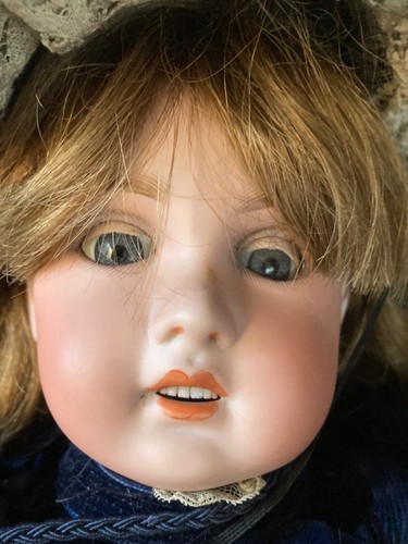 Poupee ancienne porcelaine - en,