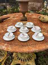 8 Tasses, sous tasses en