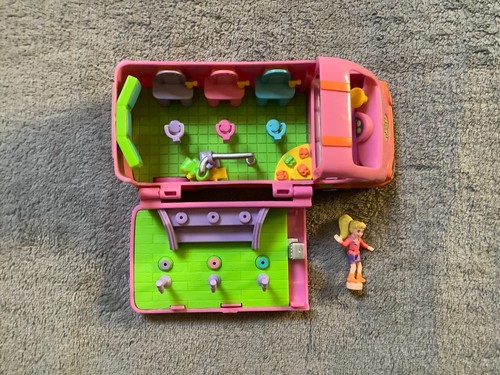 Polly pocket bus tour - bus,