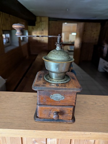 Ancien moulin café - à,