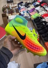 Chaussures foot Nike Magista