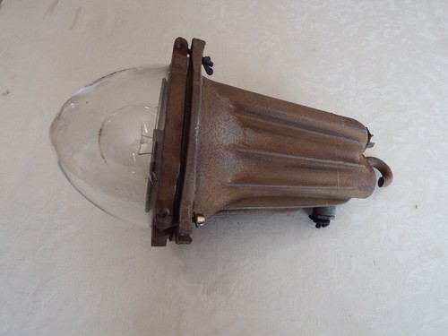 Ancienne lanterne industrielle - ancienne,