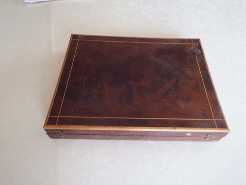 Ancienne boîte jeux - boîte,