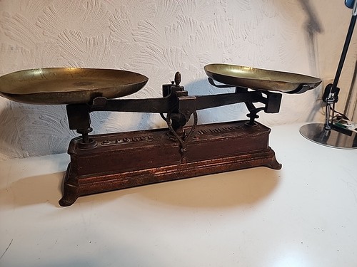 Balance ancienne avec poids - ancienne,