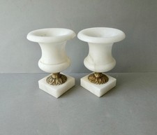 2 petits Médicis en albâtre